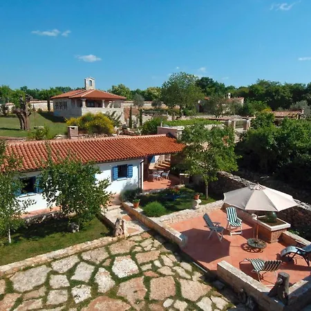 Stancija Baladur In Rakovci Baderna